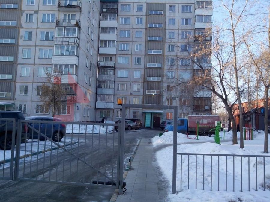 Петухова, 38/1, 4-к квартира