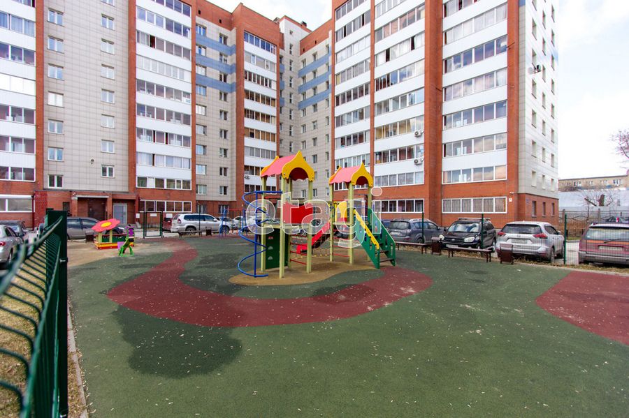 Петропавловская, 5/1, 3-к квартира